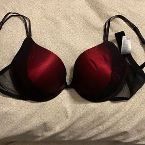 Vassarette Red/Black Push-up Bra